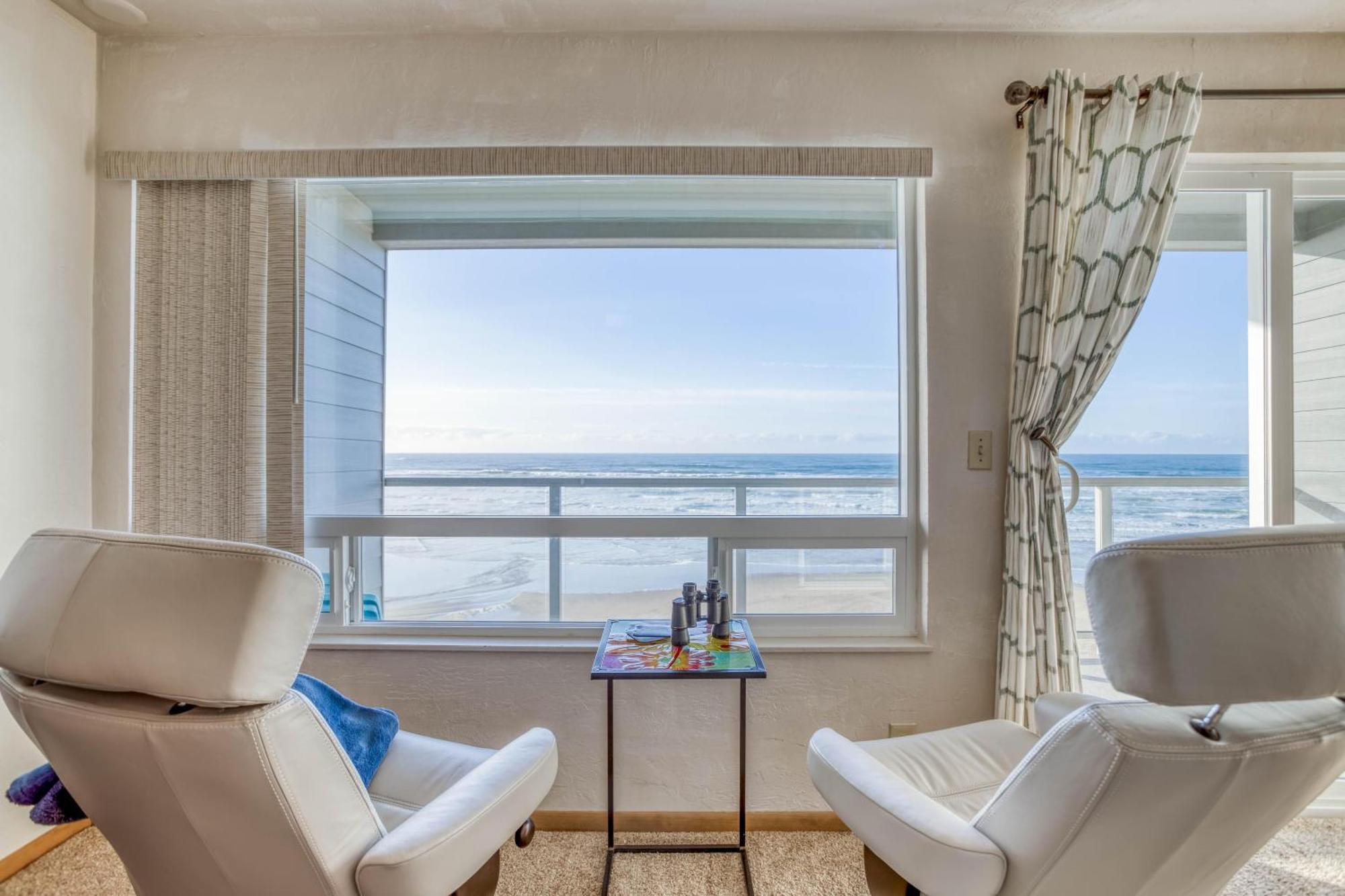 Nye Suite Newport Bagian luar foto